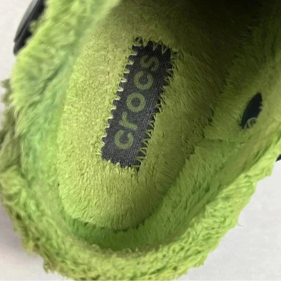 Crocs fleece  lined sandals - Picture 7 of 7